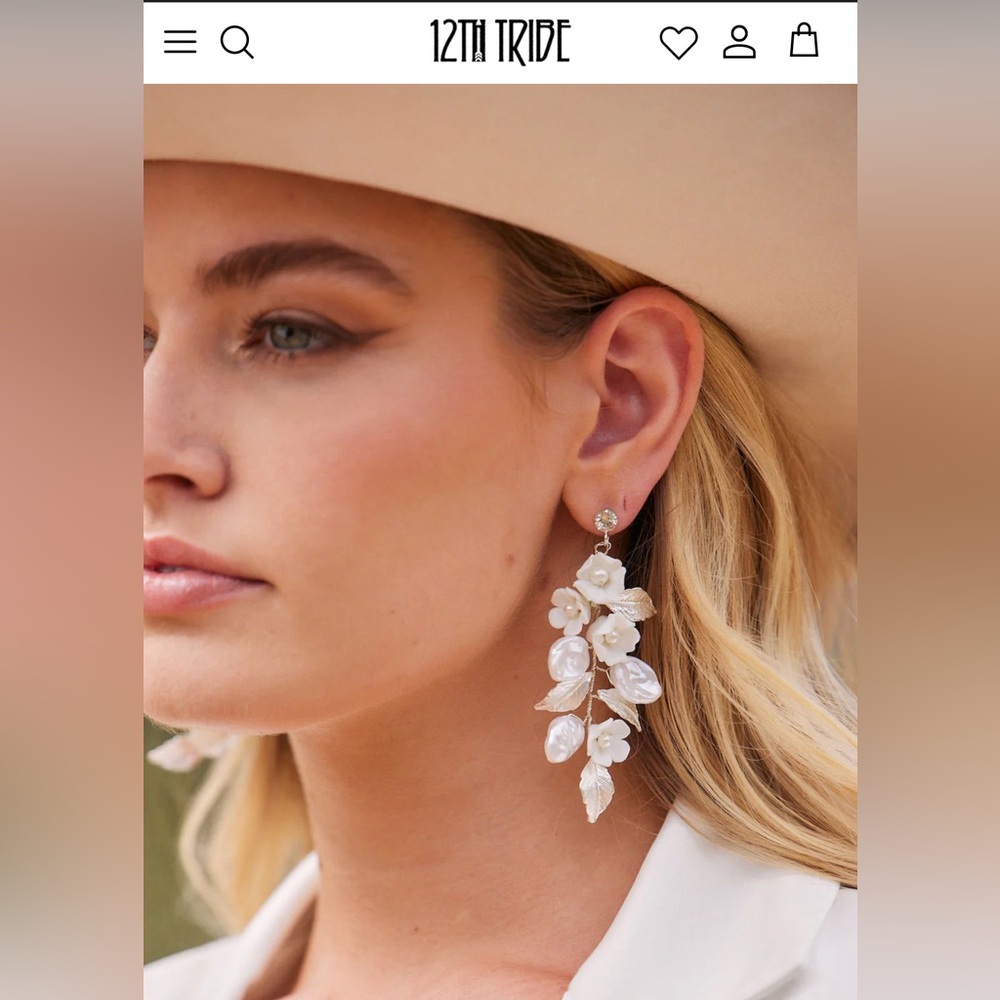 12th Tribe Nat White and Silver Flower Earrings